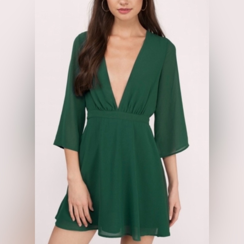Tobi Emerald Green V-Neck Mini Dress elegant cocktail special event size medium